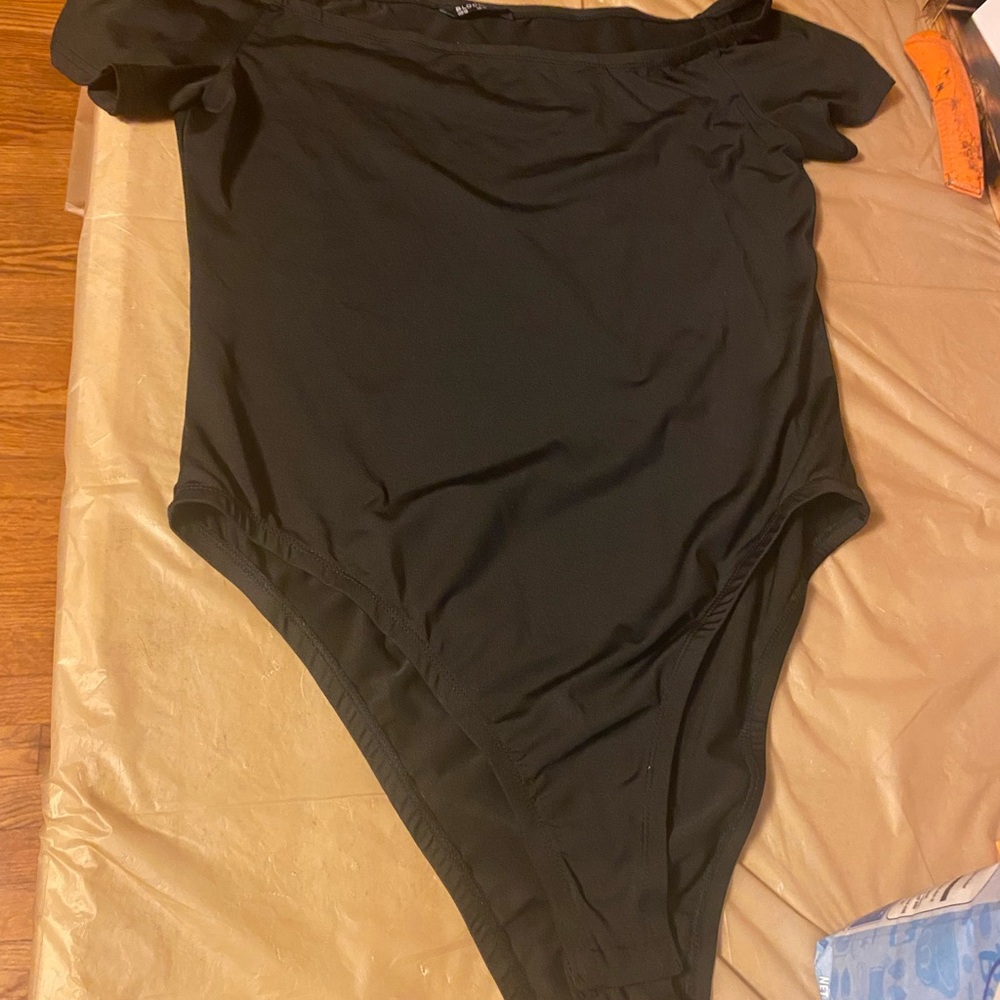 BloomChic Black‎ Off-Shoulder Leotard